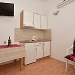 Antonio Apartman *